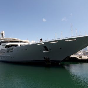 بالصور.. يخت بقيمة 400 مليون دولار يرسو في ميناء "فتحية" التركي 3