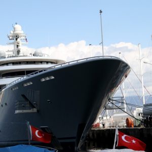 بالصور.. يخت بقيمة 400 مليون دولار يرسو في ميناء "فتحية" التركي 7