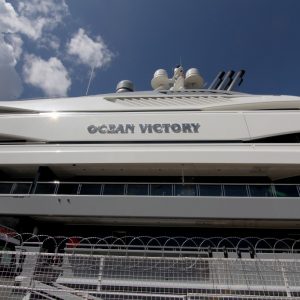 بالصور.. يخت بقيمة 400 مليون دولار يرسو في ميناء "فتحية" التركي 9