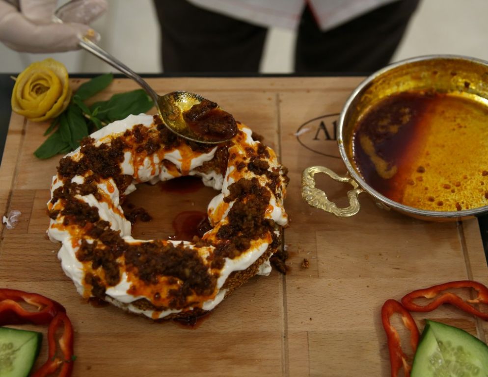 تركي يكسر القاعدة.. حوّل "السميط" من فطور إلى وجبة رئيسية 10 تركي يكسر القاعدة.. حوّل "السميط" من فطور إلى وجبة رئيسية 9