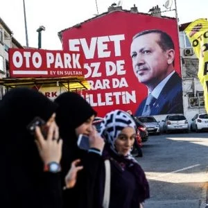 استطلاع: 52% من الأتراك سيُصوّتون بـ”نعم” على التعديلات الدستورية