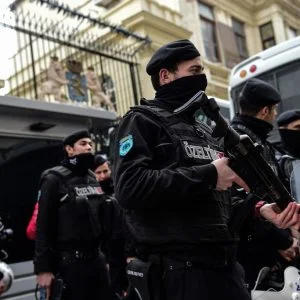 تركيا تخصص ما يقرب من نصف مليون عنصر امن لضمان سلامة الاستفتاء