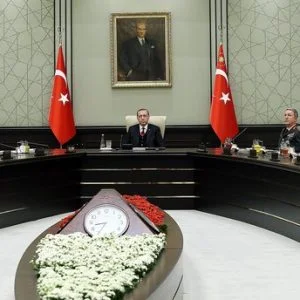 مجلس الأمن القومي التركي يوصي بتمديد حالة الطوارئ ثلاثة أشهر