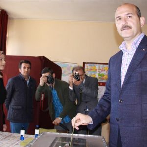 وزير الداخلية التركي: لا مشاكل تعكر صفو الاستفتاء الشعبي