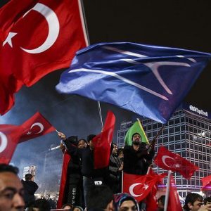 استفتاء تركيا.. احترام للديمقراطية ورفض للغرب ودرس للعرب