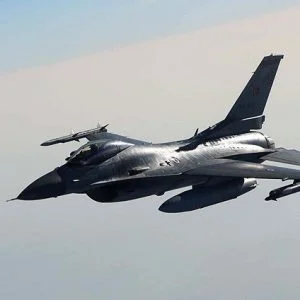 سلاح الجو التركي يدمر مواقع لـ”بي كا كا” الإرهابية شمالي العراق