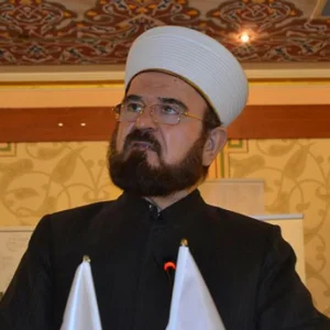 القره داغي باكيا: إغاثة نازحي الموصل واجب شرعي