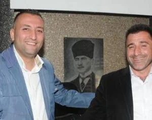 تركيان يستبقان نتيجة الاستفتاء ويتراهنان على تقديم شقق سكنية لبعضهما