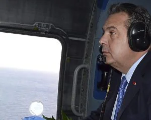 وزير الدفاع اليوناني يشتم عناصر برج مراقبة تركي بكلمات خادشة