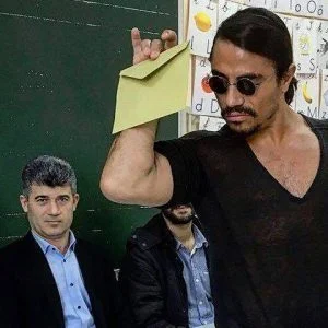 نجوم تركيا في مقدّمة المصوتين على مشروع التعديلات الدستورية