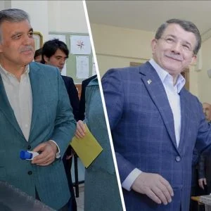 “غُل” و”داود أوغلو” يصوّتان في الاستفتاء الشعبي