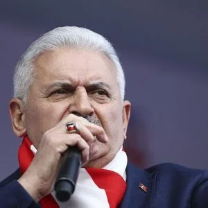 يلدريم: لا أحد يستطيع تغيير النظام الجمهوري للدولة التركية