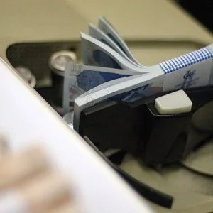 هبوط قياسي جديد لليرة التركية مقابل الدولار