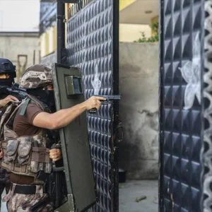 الامن التركي يوقف 12 مشتبهًا بالانتماء إلى “داعش” جنوبي البلاد