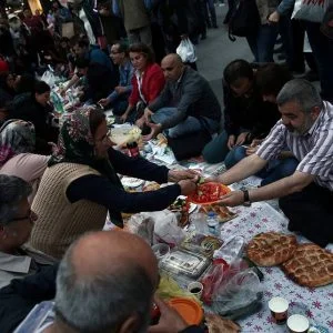 عادات غير صحية شائعة في رمضان