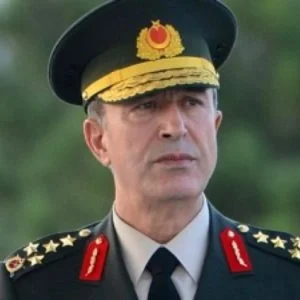 رئيس أركان الجيش التركي: التدابير المتخذة أصابت الانقلابيين بالذعر وأحبطت محاولتهم