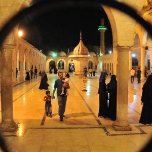 الأتراك يؤدون أول صلاة تروايح لشهر رمضان الفضيل 20 الأتراك يؤدون أول صلاة تروايح لشهر رمضان الفضيل 19