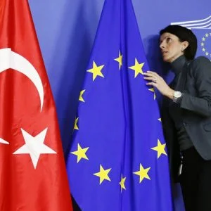 اوروبا تشيد باستقبال تركيا للاجئين