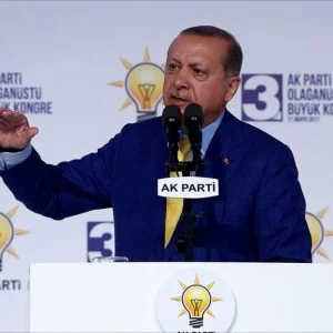 أردوغان يتوعد بسحق بي كا كا