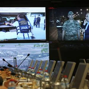 بمشاركة 71 ألف عنصر أمن .. عمليات تفتيش واسعة في جميع محافظات تركيا