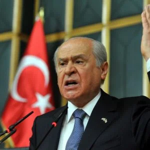 دولت بهتشلي: لا يوجد اي منطق لتوقيع الرياض صفقة سلاح مع امريكا بـ110 مليار دولار