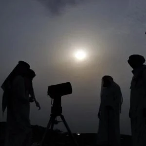 لأول مرة.. السعودية تدعو إلى تحري رؤية هلال رمضان في يومين