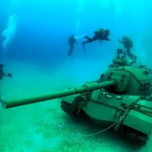 إغراق دبابة تركية بالبحر المتوسط