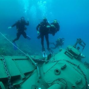 إغراق دبابة تركية بالبحر المتوسط 7