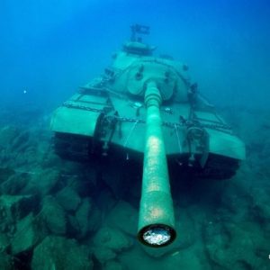 إغراق دبابة تركية بالبحر المتوسط 11