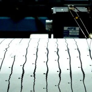 هزتان أرضيتان في تركيا إحداهما بحرية