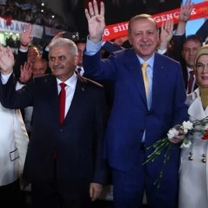 تواصل فعاليات المؤتمر الاستثنائي الثالث “للعدالة والتنمية” التركي في أنقرة