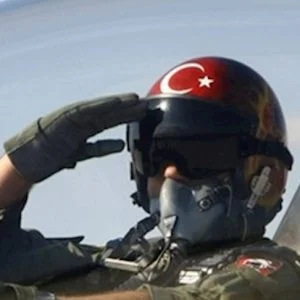 سلاح الجو التركي يدمر مخابئ أسلحة وملجأين لـ “بي كا كا” شمالي العراق