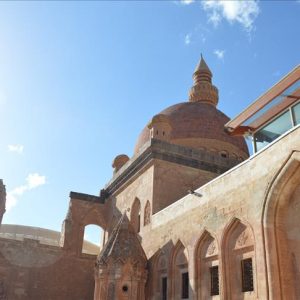 جولة في “عش النسر”.. قصر اسحاق باشا التركي