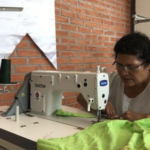 “تيكا” التركية تفتتح ورشة لتعليم الخياطة لسيدات في المكسيك