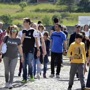 اقبال واسع للسياح على “صفران بولو”التركية