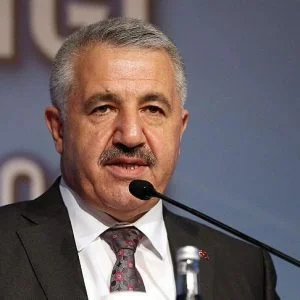 وزير تركي: جاهزون لإطلاق طريق “الحرير الحديث”