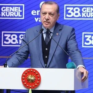 أردوغان: بدأنا تغيير مناهجنا الدراسية لردم الهوة مع تاريخنا وثقافتنا