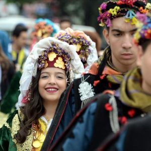 أزياء تقليدية تركية من قماش “طوقات يازماسي”