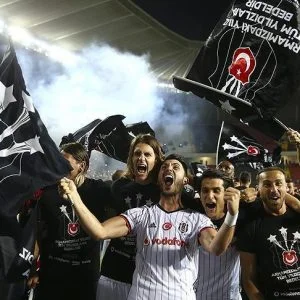 أردوغان يهنئ بشيكطاش على فوزه ببطولة الدوري التركي