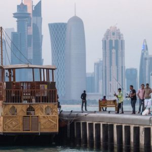 قطر تطلب من رعاياها مغادرة الإمارات خلال 14 يوما