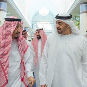 السعودية والإمارات والبحرين يراجعون قرارات مقاطعة قطر