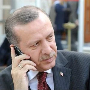 أمير الكويت والرئيس التركي يستعرضان هاتفيًا تطورات أحداث المنطقة