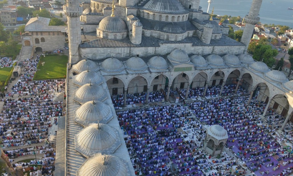الشؤون الدينية التركية تعلن موعد صلاة عيد الفطر تركيا الآن