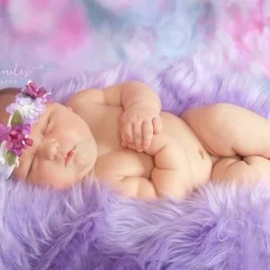 أم تلد طفلة بوزن 6.14 كيلوغرام.. تحتاج ملابس بمقاس 9 أشهر!