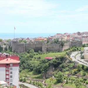 طرابزون التركية تستضيف مهرجان الفلكلور التركي- العربي