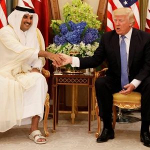 ترامب يبلغ أمير قطر استعداده لدعم حل أزمة الخليج