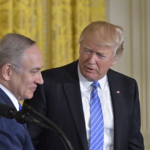 صحيفة إسرائيلية: ماذا لو قدم ترامب لإسرائيل قائمة مطالب مثلما فعلت السعودية مع قطر