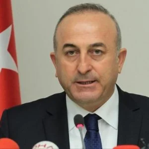 جاويش أوغلو يلتقي الرئيس المقدوني في سكوبيه