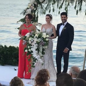 صور وفيديوهات من زفاف الممثلَين التركيين بوراك وفهرية إيفجان 3