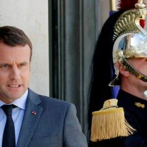 ماكرون: أدعم أية مبادرة تؤدي إلى تسوية الأزمة حول قطر